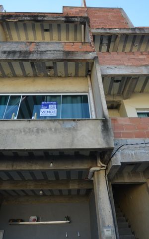 Casa à venda com 70m², 3 quartos e 1 vagaFachada