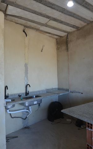 Casa à venda com 70m², 3 quartos e 1 vagaÁrea de Serviço