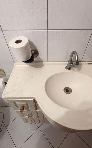Casa à venda com 316m², 3 quartos e 5 vagas Casa à venda com 316m², 3 quartos e 5 vagasLavabo 2