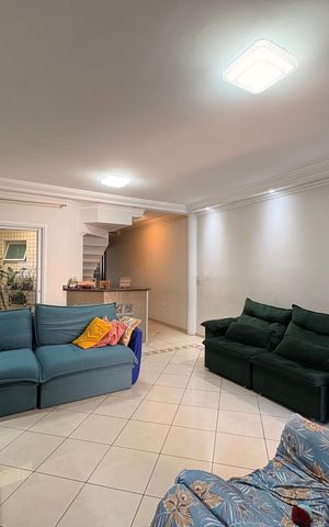 Casa à venda com 316m², 3 quartos e 5 vagas Casa à venda com 316m², 3 quartos e 5 vagasSala