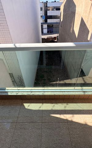 Casa à venda com 316m², 3 quartos e 5 vagas Casa à venda com 316m², 3 quartos e 5 vagasSacada quarto 2
