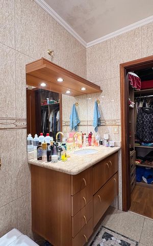 Casa à venda com 316m², 3 quartos e 5 vagas Casa à venda com 316m², 3 quartos e 5 vagasBanheiro da suíte