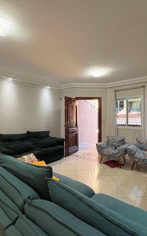 Casa à venda com 316m², 3 quartos e 5 vagas Casa à venda com 316m², 3 quartos e 5 vagasSala