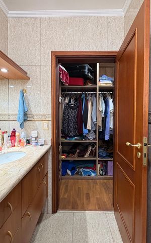 Casa à venda com 316m², 3 quartos e 5 vagas Casa à venda com 316m², 3 quartos e 5 vagasBanheiro da suíte
