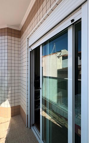 Casa à venda com 316m², 3 quartos e 5 vagas Casa à venda com 316m², 3 quartos e 5 vagasSacada quarto 2
