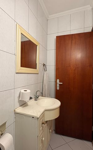 Casa à venda com 316m², 3 quartos e 5 vagas Casa à venda com 316m², 3 quartos e 5 vagasLavabo 2