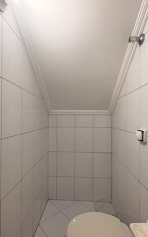 Casa à venda com 316m², 3 quartos e 5 vagas Casa à venda com 316m², 3 quartos e 5 vagasLavabo 2