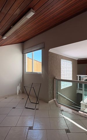 Casa à venda com 316m², 3 quartos e 5 vagas Casa à venda com 316m², 3 quartos e 5 vagasSótão