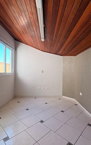 Casa à venda com 316m², 3 quartos e 5 vagas Casa à venda com 316m², 3 quartos e 5 vagasSótão