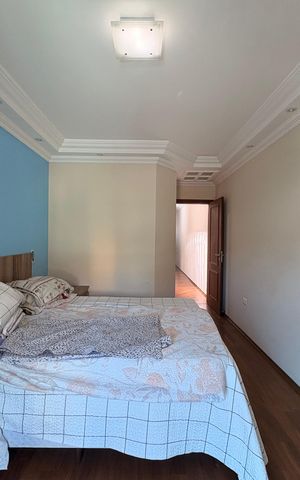 Casa à venda com 316m², 3 quartos e 5 vagas Casa à venda com 316m², 3 quartos e 5 vagasSuite