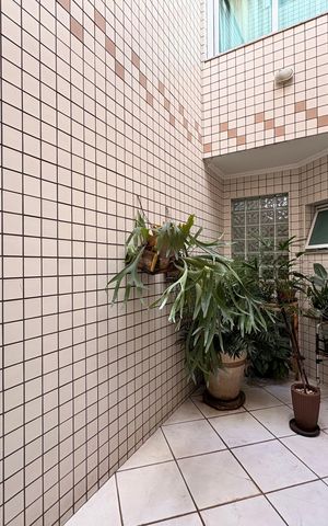 Casa à venda com 316m², 3 quartos e 5 vagas Casa à venda com 316m², 3 quartos e 5 vagasJardim de inverno