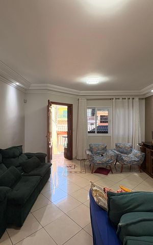 Casa à venda com 316m², 3 quartos e 5 vagas Casa à venda com 316m², 3 quartos e 5 vagasSala