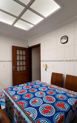 Casa à venda com 316m², 3 quartos e 5 vagas Casa à venda com 316m², 3 quartos e 5 vagasCozinha