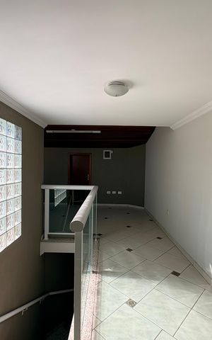 Casa à venda com 316m², 3 quartos e 5 vagas Casa à venda com 316m², 3 quartos e 5 vagasSótão