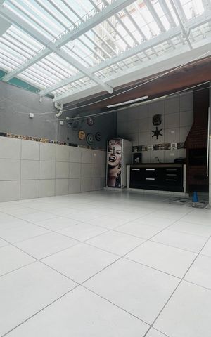 Casa à venda com 286m², 4 quartos e 5 vagas Casa à venda com 286m², 4 quartos e 5 vagasÁrea de Lazer