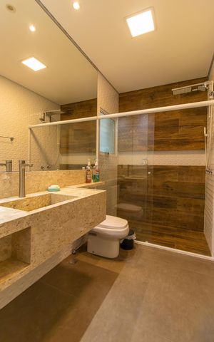 Casa de condomínio para alugar com 300m², 3 quartos e 4 vagas Casa de condomínio para alugar com 300m², 3 quartos e 4 vagasBanheiro do Quarto 3 - Suíte