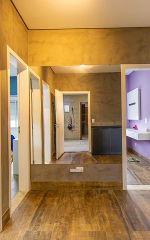 Casa de condomínio para alugar com 300m², 3 quartos e 4 vagas Casa de condomínio para alugar com 300m², 3 quartos e 4 vagasCorredor