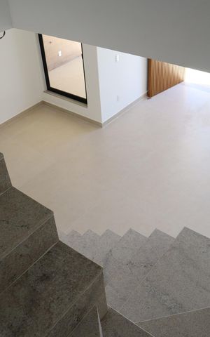 Casa à venda com 250m², 4 quartos e 1 vagaESCADA