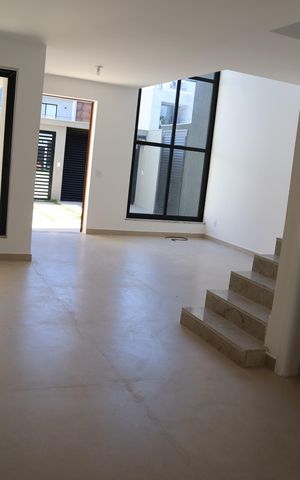Casa à venda com 250m², 4 quartos e 1 vagaSALA