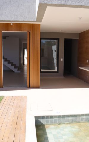 Casa à venda com 250m², 4 quartos e 1 vagaAREA EXTERNA  CHURRASQUEIRA + PISCINA