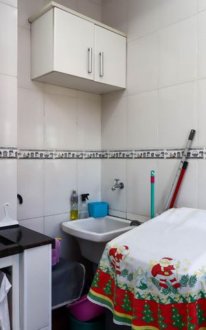 Casa à venda com 219m², 3 quartos e 2 vagasCozinha e Área de Serviço