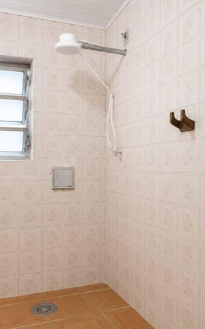 Casa para alugar com 150m², 2 quartos e 3 vagas Casa para alugar com 150m², 2 quartos e 3 vagasBanheiro da Suíte