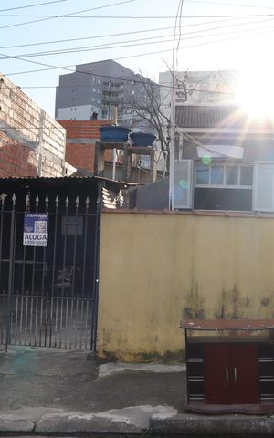 Casa para alugar com 80m², 2 quartos e 1 vagaFachada 