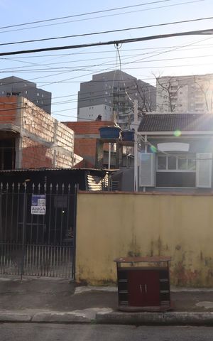 Casa para alugar com 80m², 2 quartos e 1 vagaFachada 