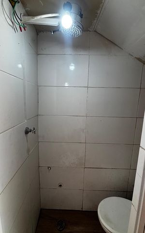 Casa à venda com 240m², 3 quartos e 2 vagas Casa à venda com 240m², 3 quartos e 2 vagasGaragem - Banheiro
