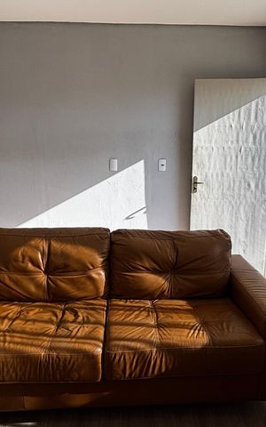 Casa à venda com 240m², 3 quartos e 2 vagas Casa à venda com 240m², 3 quartos e 2 vagasCasa 1 - Sala