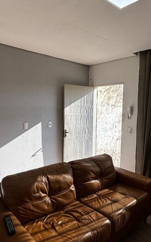 Casa à venda com 240m², 3 quartos e 2 vagas Casa à venda com 240m², 3 quartos e 2 vagasCasa 1 - Sala