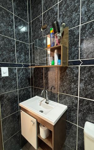 Casa à venda com 240m², 3 quartos e 2 vagas Casa à venda com 240m², 3 quartos e 2 vagasCasa 2 - Banheiro