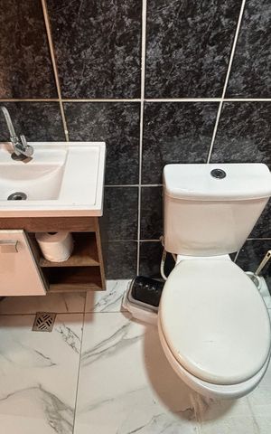 Casa à venda com 240m², 3 quartos e 2 vagas Casa à venda com 240m², 3 quartos e 2 vagasCasa 2 - Banheiro