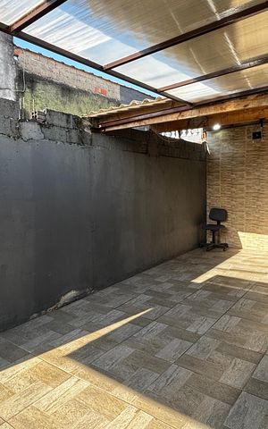 Casa à venda com 240m², 3 quartos e 2 vagas