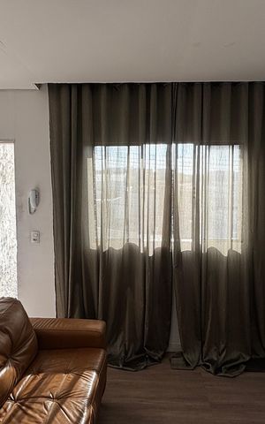 Casa à venda com 240m², 3 quartos e 2 vagas Casa à venda com 240m², 3 quartos e 2 vagasCasa 1 - Sala