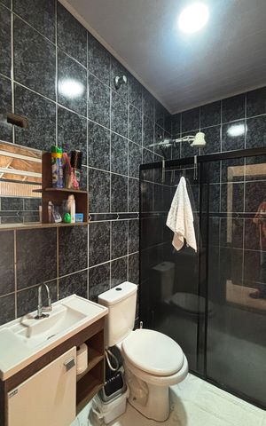 Casa à venda com 240m², 3 quartos e 2 vagas Casa à venda com 240m², 3 quartos e 2 vagasCasa 2 - Banheiro