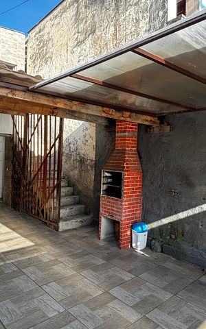 Casa à venda com 240m², 3 quartos e 2 vagas Casa à venda com 240m², 3 quartos e 2 vagasGaragem