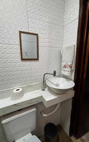 Casa à venda com 240m², 3 quartos e 2 vagas Casa à venda com 240m², 3 quartos e 2 vagasCasa 1 - Suite Banheiro