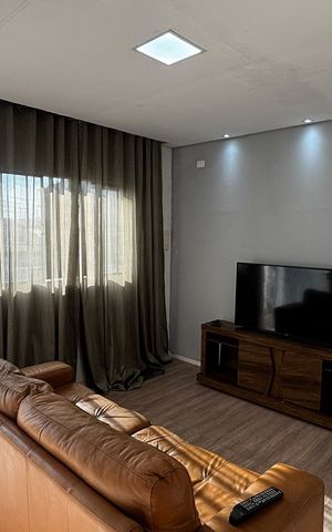 Casa à venda com 240m², 3 quartos e 2 vagas Casa à venda com 240m², 3 quartos e 2 vagasCasa 1 - Sala