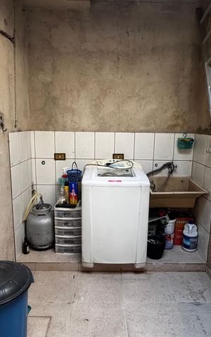 Casa à venda com 240m², 3 quartos e 2 vagas Casa à venda com 240m², 3 quartos e 2 vagasCasa 2 - Area de Serviço