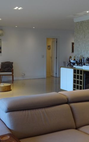 Apartamento para alugar com 256m², 3 quartos e 3 vagasSala