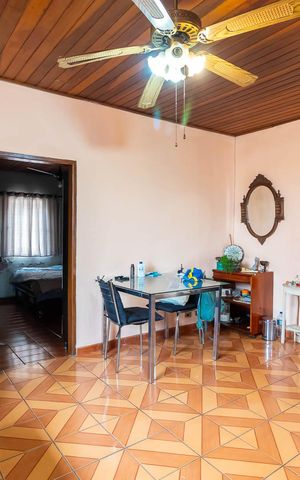 Casa à venda com 500m², 5 quartos e 2 vagas Casa à venda com 500m², 5 quartos e 2 vagasSala