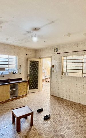 Casa à venda com 350m², 4 quartos e 4 vagas Casa à venda com 350m², 4 quartos e 4 vagasCozinha