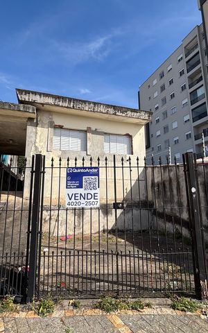 Casa à venda com 350m², 4 quartos e 4 vagas Casa à venda com 350m², 4 quartos e 4 vagasFachada