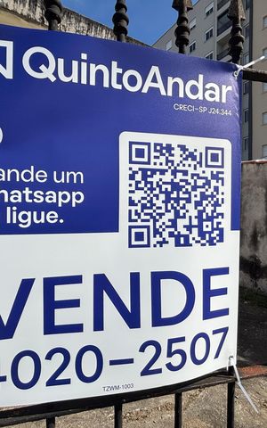 Casa à venda com 350m², 4 quartos e 4 vagas Casa à venda com 350m², 4 quartos e 4 vagasFachada