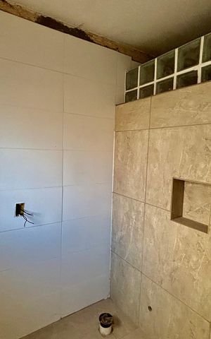 Casa à venda com 350m², 4 quartos e 4 vagas Casa à venda com 350m², 4 quartos e 4 vagasBanheiro da Suíte 1
