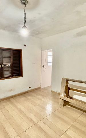 Casa à venda com 350m², 4 quartos e 4 vagas Casa à venda com 350m², 4 quartos e 4 vagasQuarto 2