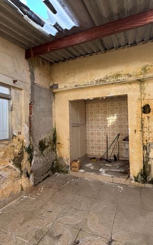Casa à venda com 350m², 4 quartos e 4 vagas Casa à venda com 350m², 4 quartos e 4 vagasQuintal