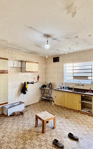 Casa à venda com 350m², 4 quartos e 4 vagas Casa à venda com 350m², 4 quartos e 4 vagasCozinha