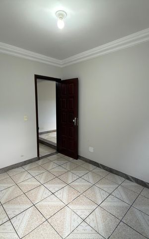 Casa à venda com 5000m², 10 quartos e 4 vagas Casa à venda com 5000m², 10 quartos e 4 vagasEdícula